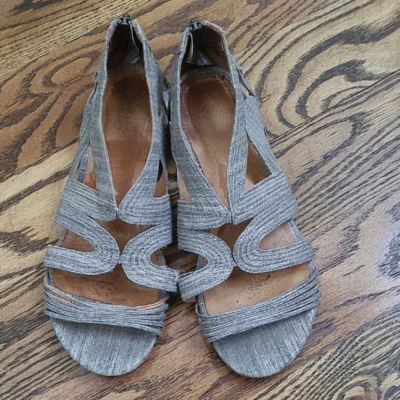 Women's Strappy Metallic Gray Sandals - Picture 1 of 12